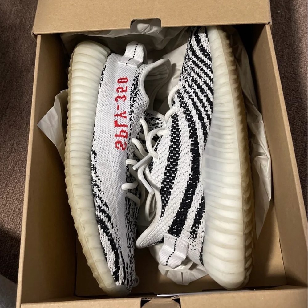 Yeezy 350 V2